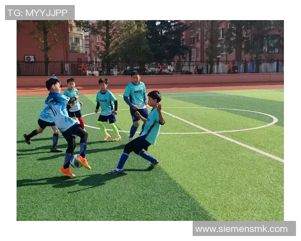 足球明星子女成长瞬间剪辑展示他们的才华与梦想